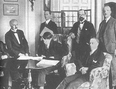 Delegacja irlandzka podpisujca traktat o podziale Irlandii